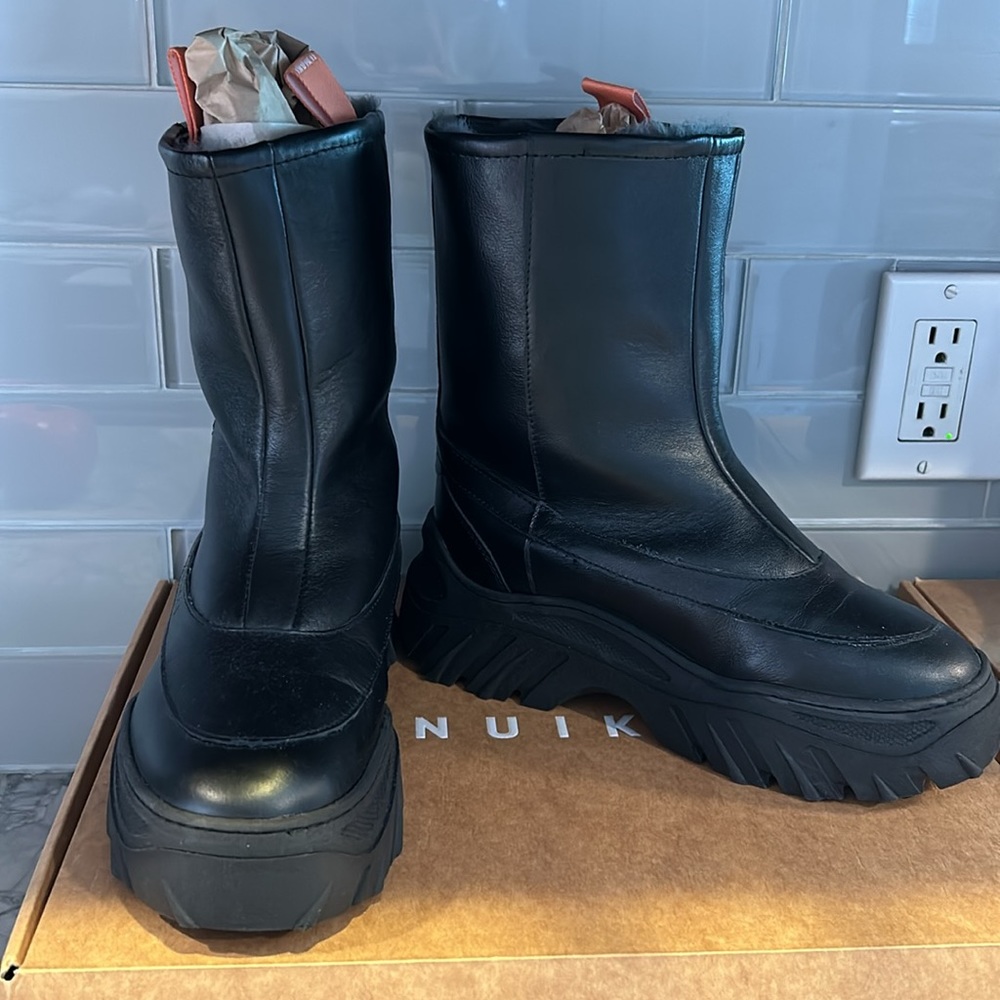 INUIKII TREKKING BOOT 
Brand new with tags and box!